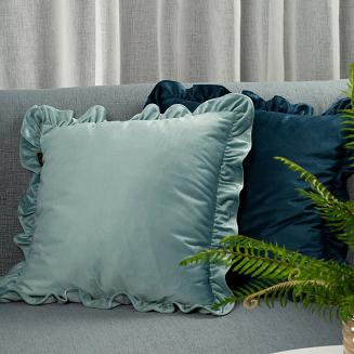 Poszewka dekoracyjna BRENDA1 45x45 Eurofirany szałwiowa welwetowa zdobiona falbanami