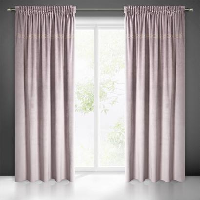 Zasłona gotowa na taśmie JOVITA 140x270 Eurofirany różowa welwetowa ozdobiona pasem z dżetów