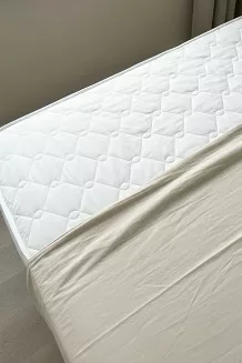 Bawełniany ochraniacz na materac 160x200 MATSAFE pikowany biały