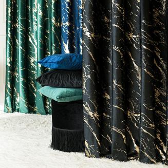 Zasłona gotowa na taśmie MARMA 140x250 czarna ze złotym nadrukiem