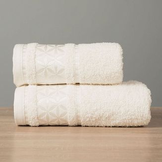 Ręcznik bawełniany PAOLA 70x140 kremowy z bordiurą w rozety