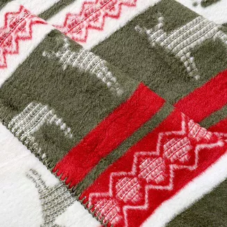 Koc bawełniano-akrylowy 150x200 świąteczny czerwony zielony biały norweskie pasy