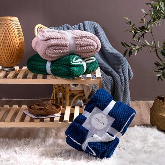 Koc narzuta Sherpa 150x200 granatowy biały dwustronny baranek