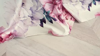 Zasłona gotowa na taśmie Peony Light 140x270 welurowa kwiaty peonie