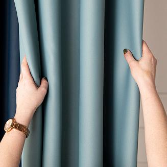 Zasłona gotowa typu blackout na przelotkach DONA 140x 250 szałwiowa