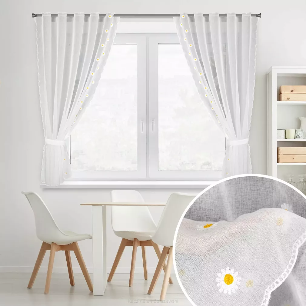 Firana gotowa na tunelu szelkach BELLIS 140x180 komplet 2 sztuki biała biała w stokrotki