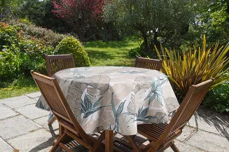 Obrus dekoracyjny GARDEN 140x220 Eurofirany beżowy
