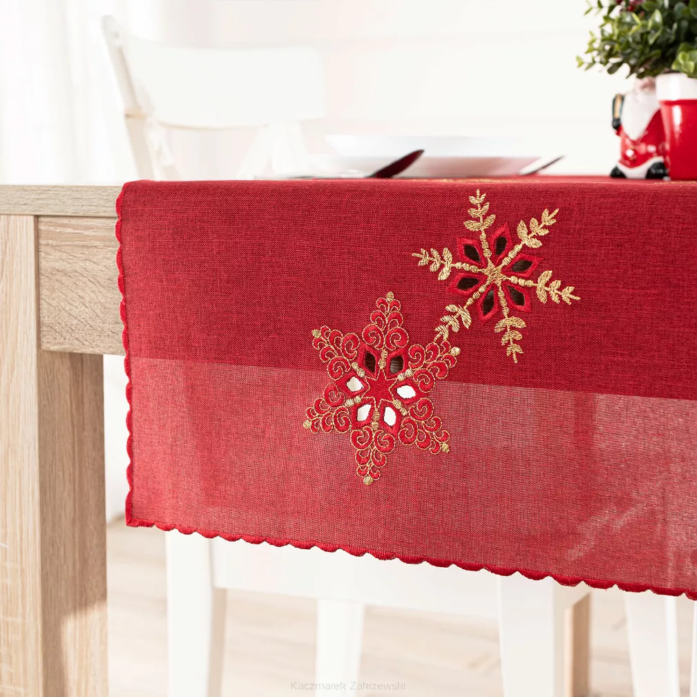 BŁYSZCZĄCE ŚNIEŻYNKI Bieżnik z haftem szer.40cm x wys.140cm kolor 003 czerwony 640010/KSP/C03/040140