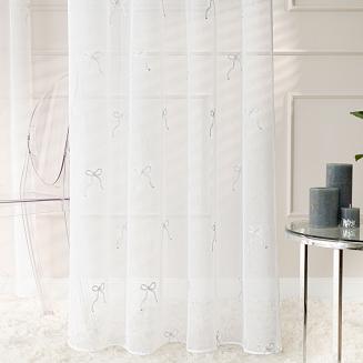 KOKARDKA Firana gotowa na etaminie haftowana na srebrnych przelotkach z ołowianką szer.140 x wys.250