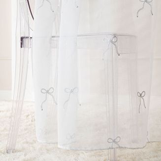 KOKARDKA Firana gotowa na etaminie haftowana na srebrnych przelotkach z ołowianką szer.140 x wys.250