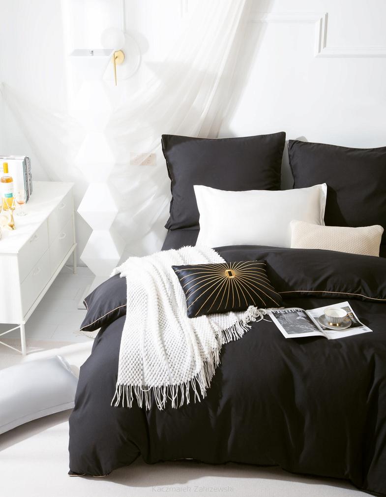 Pościel Queen 140x200 czarna ze złotą lamówką bizą