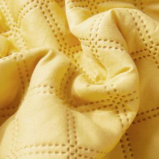 Narzuta dekoracyjna POMPOO 160x220 pikowana z pomponami musztardowa