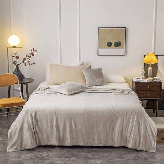 Beżowy Koc Z Mikrofibry 250x300 Solo XXL