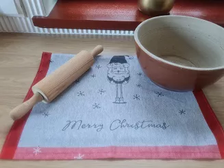 Ścierka kuchenna świąteczna ZWOLTEX Santa Claus wzór mikołaja szara czerwona