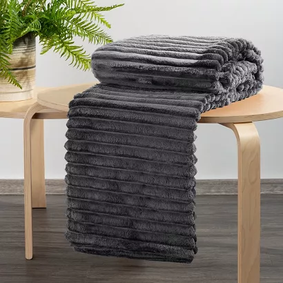 Koc narzuta SOFT 150x200 Design91 stalowy puszysty w przestrzenne pasy