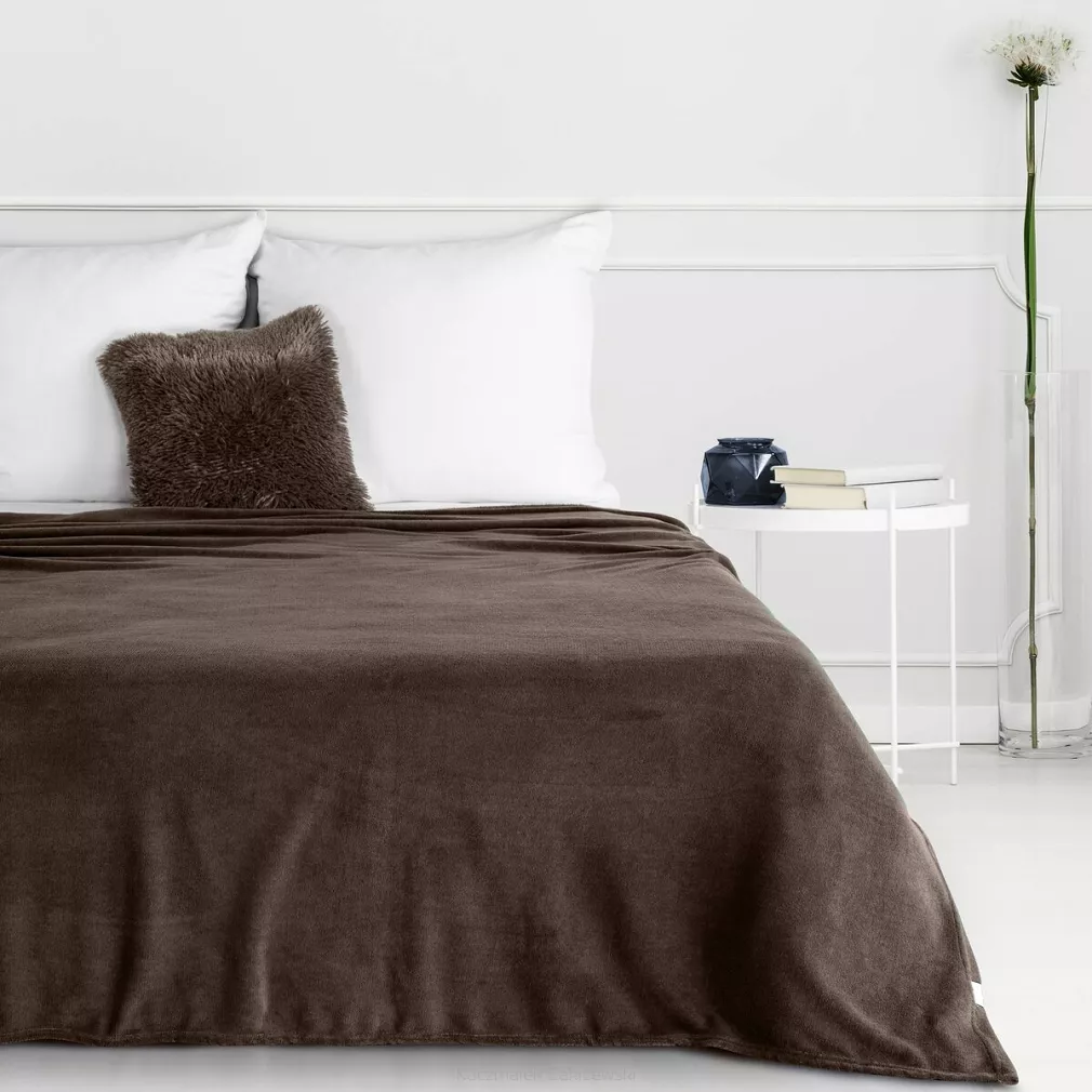 Koc narzuta SIMPLE1 150x200 Eurofirany ciemnobrązowy miękki i lekki