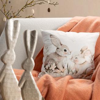 Poszewka dekoracyjna WIOSNA 45x45 Eurofirany biała szara pudrowa dwa bawiące się zajączki