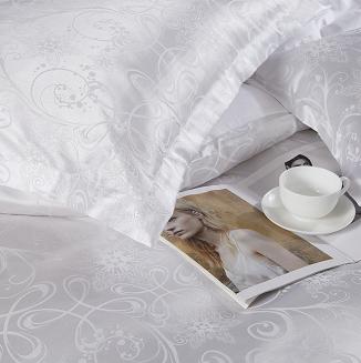 Ekskluzywna Pościel Atłasowa Z Haftem 160x200 AT001