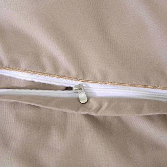 Pościel Queen 220x200 beżowa ze złotą lamówką bizą