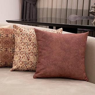 Poszewka dekoracyjna INTA-301 43x43 Darymex zamszowa cieniowana ciemno różowa