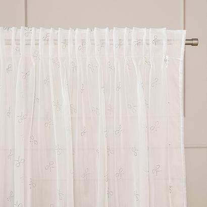 Firana gotowa na taśmie z ołowianką KOKARDKA 140x250 biała na woalu diamentowe srebrne kokardki