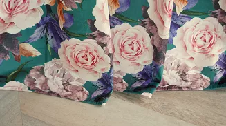 Zasłona gotowa na przelotkach Rose Dark 140x250 welurowa zielona róże