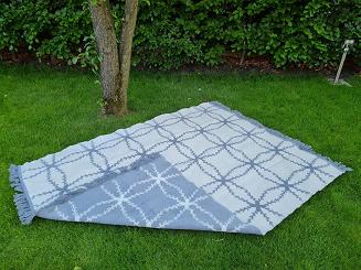 Koc bawełniano-akrylowy 150x200 białe szare industrialne kwiaty