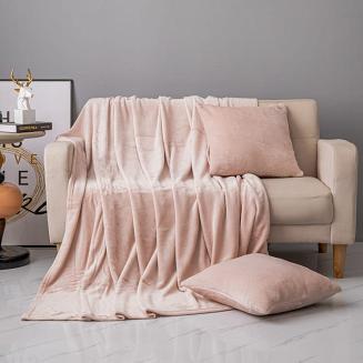 Koc narzuta z mifrofibry na fotel Solo 75x150 pudrowa
