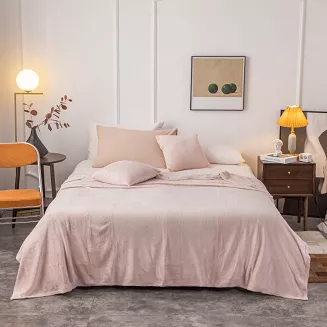 Koc narzuta z mifrofibry na fotel Solo 75x150 pudrowa