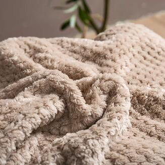 Koc narzuta Sherpa 150x200 taupe biały dwustronny baranek