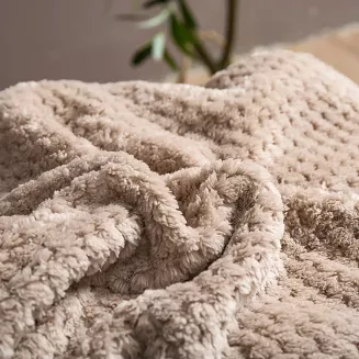 Koc narzuta Sherpa 150x200 taupe biały dwustronny baranek