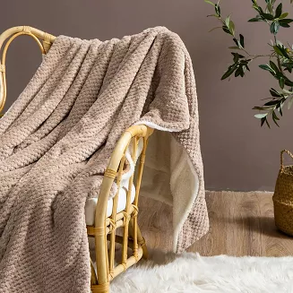Koc narzuta Sherpa 150x200 taupe biały dwustronny baranek