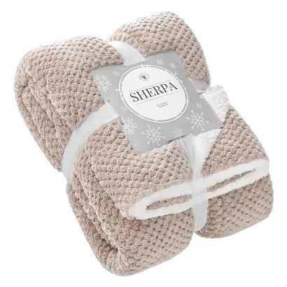 Koc narzuta Sherpa 150x200 taupe biały dwustronny baranek