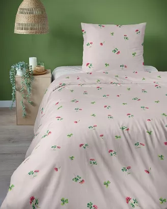 Pościel satynowa Home Satin 140x200 różowa w drobne kwiatuszki i koniczynę