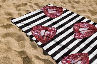 Ręcznik plażowy 100x180 biały czarny paski czerwone usta