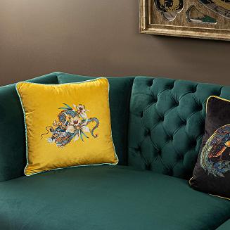 Poszewka dekoracyjna DF-03 43x43 Darymex motym kwiatowy na miodowym tle