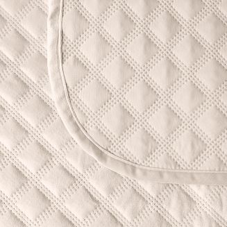 Narzuta dekoracyjna VELVI 170x210 pikowana w geometryczny wzór kremowa