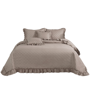 Narzuta dekoracyjna RUFFY 240x220 pikowana z falbanką taupe