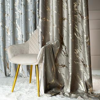 Zasłona gotowa na taśmie MARMA 140x250 szarobeżowa ze złotym nadrukiem