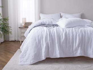 Narzuta dekoracyjna muślinowa struktura Stella 240x260 biała z haftem krzyżyków