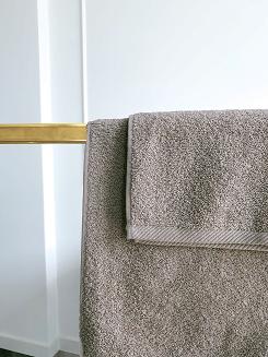 Ręcznik frotte Bari 100x150 gładki ciemnobeżowy