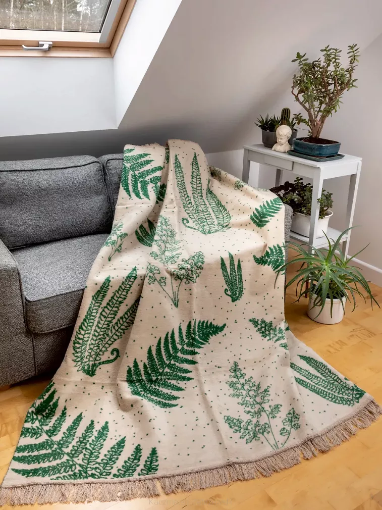 Koc bawełniano-akrylowy 150x200 beżowy zielony liście paproci wzór 1393-2