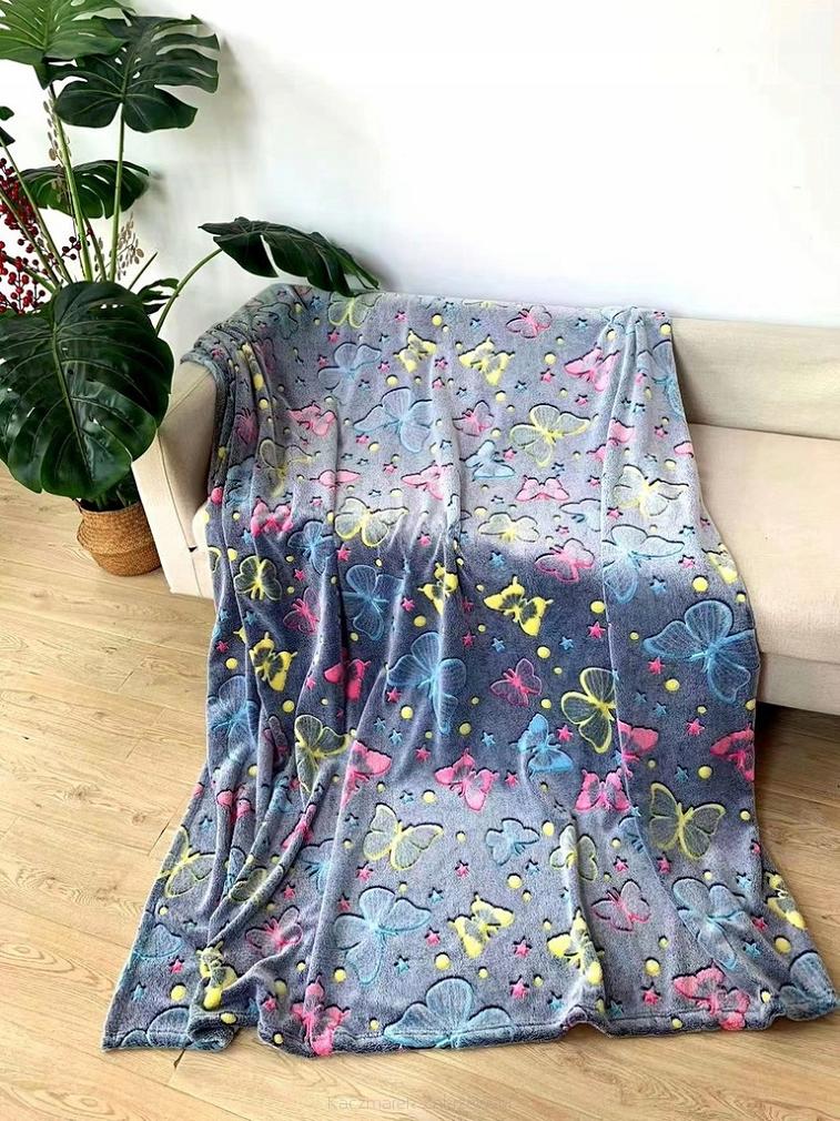 Koc świecący w ciemności 150x200 fluorescencyjny kolorowe motyle niebieski