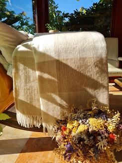 Koc wełniany z frędzlami 160x200 beżowa kremowa krata