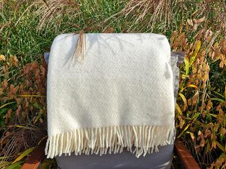 Koc z wełny nowozelandzkiej MAGDA 150x200 diagonalny kremowy