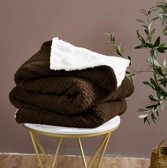 Koc narzuta Sherpa 150x200 brązowy biały dwustronny baranek