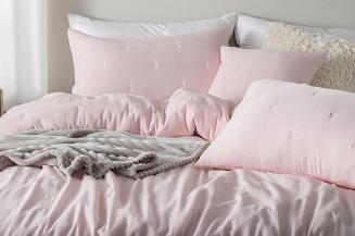 Narzuta dekoracyjna fakturowana Dotta 200x220 pudrowa z haftem kropek