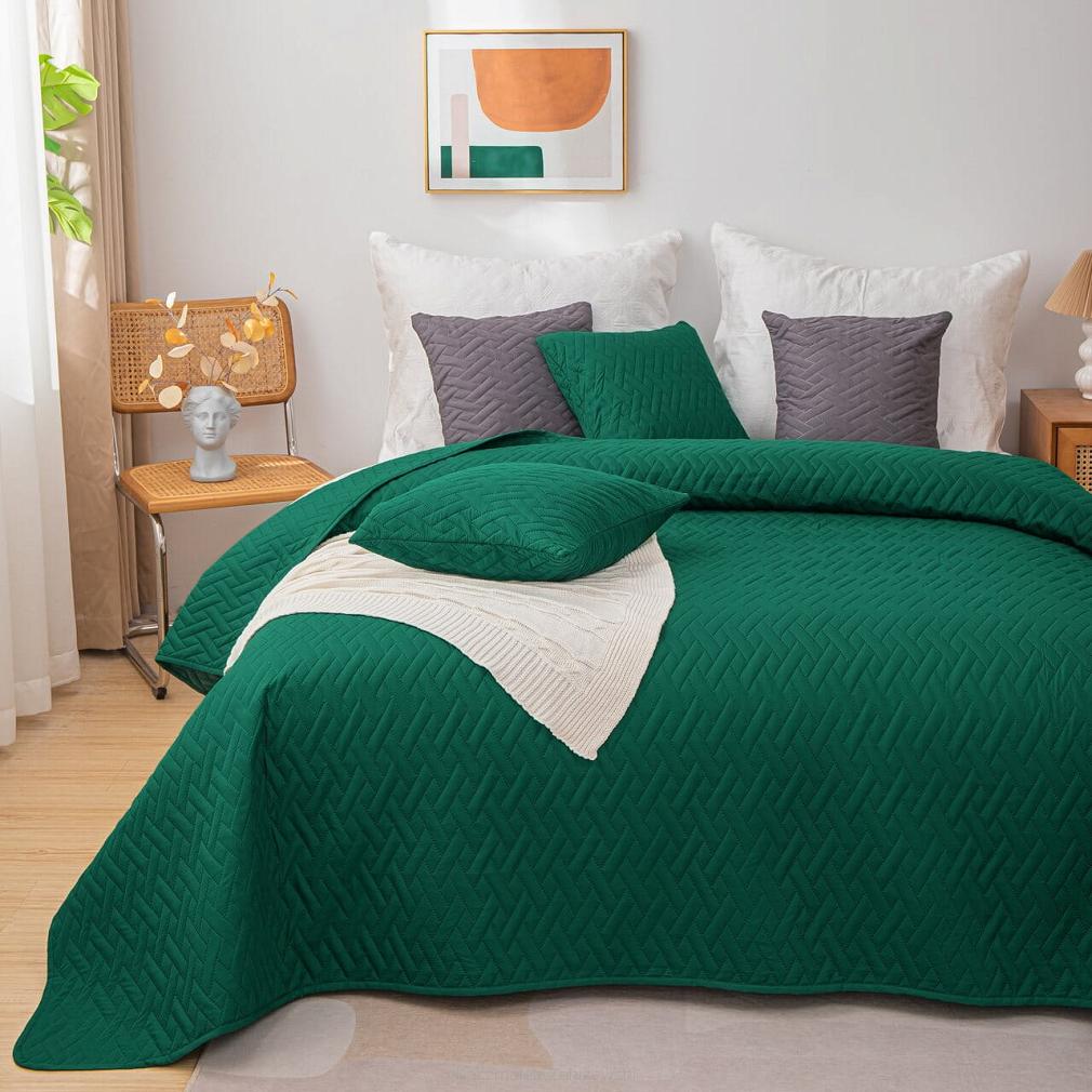 Narzuta dekoracyjna DASH 160x200 pikowana butelkowa zieleń