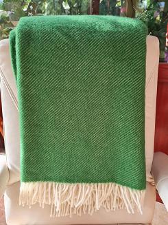 Koc z wełny nowozelandzkiej MAGDA 150x200 diagonalny zielony