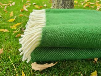 Koc z wełny nowozelandzkiej MAGDA 150x200 diagonalny zielony